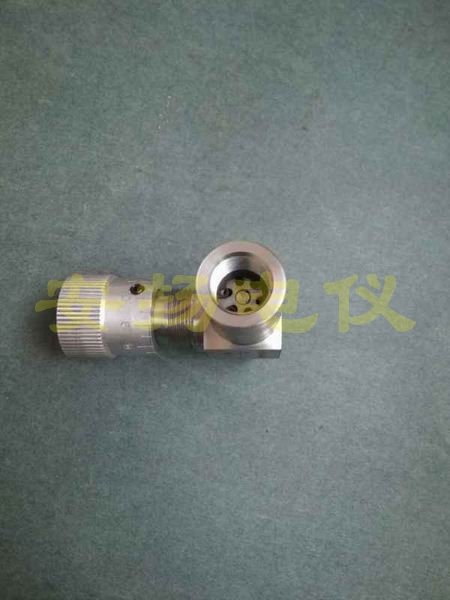 ��������y